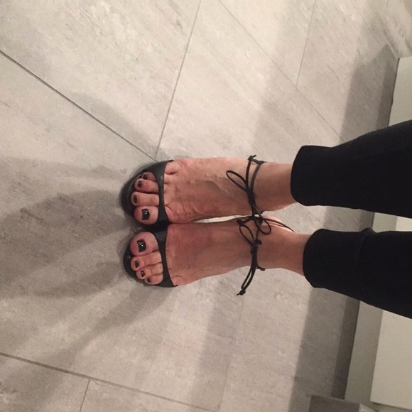 Black leather Manolo Blahnik Heels 38.5 - Picture 8 of 8